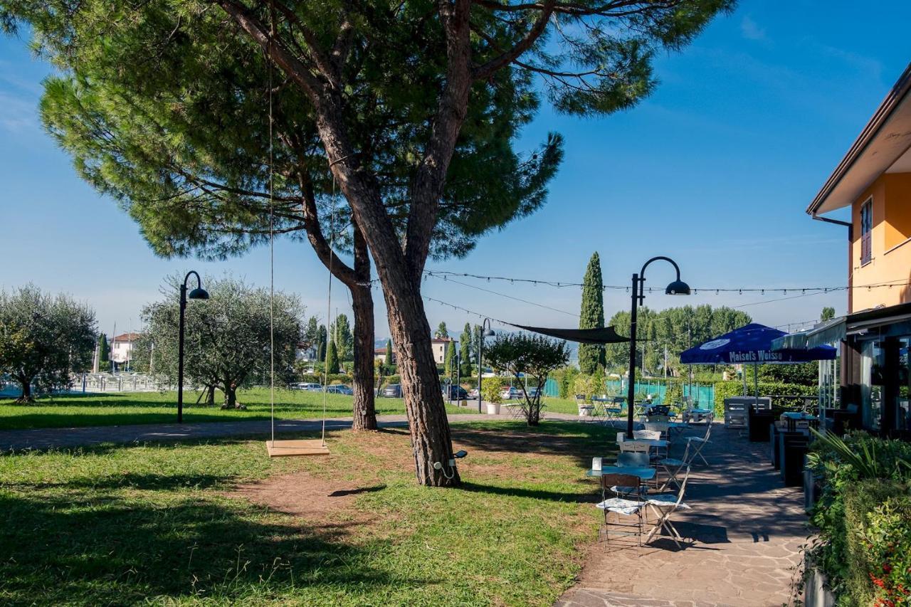 La Casa Sul Porto - Italian Homing Lejlighed Sirmione Eksteriør billede